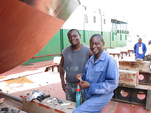 Einbau SP285 22 m Motoryacht, Voltasee, Ghana