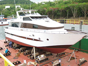 Einbau SP285 22 m Motoryacht, Voltasee, Ghana